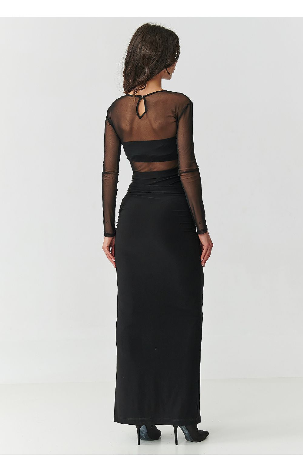 Long dress model 218306 Makadamia